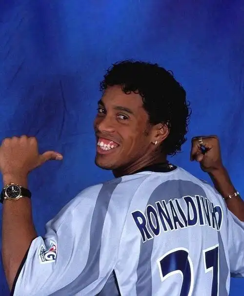 16号球衣 16号球衣